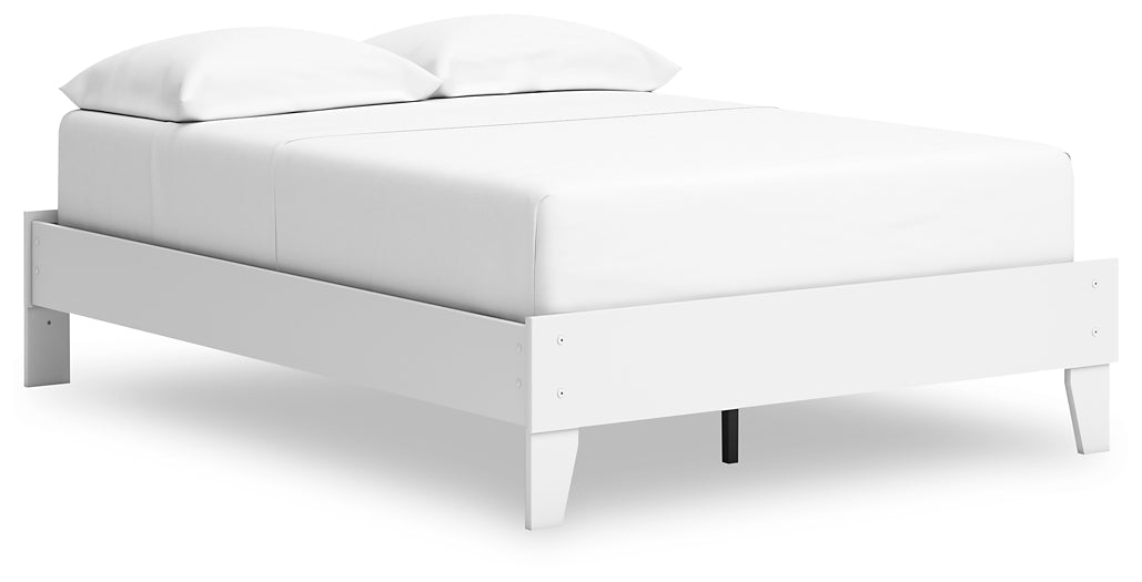 Hallityn Full Platform Bed with Dresser and Nightstand